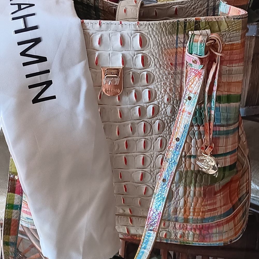 Brahmin" Beautiful rainbow colors, definitely a head Turner!!NEVER USED!!NWOT!! - Picture 11 of 13